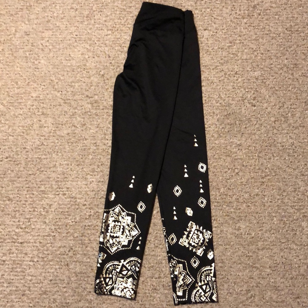 Black and gold leggings